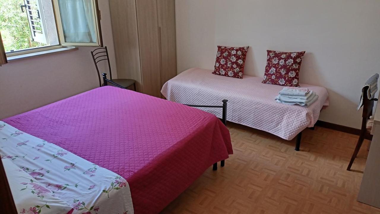 Marco - Camere Con Bagno Privato Vicino Al Centro Foligno Exteriör bild