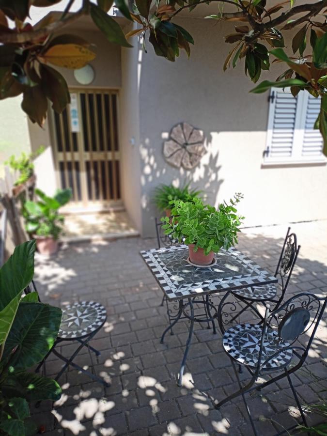 Marco - Camere Con Bagno Privato Vicino Al Centro Foligno Exteriör bild