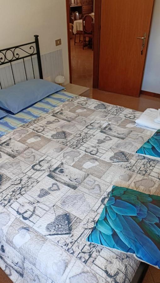 Marco - Camere Con Bagno Privato Vicino Al Centro Foligno Exteriör bild