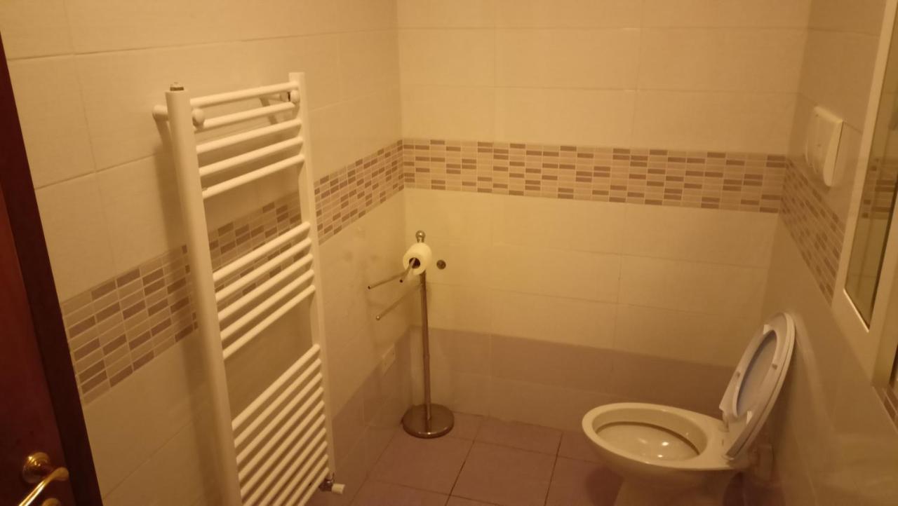 Marco - Camere Con Bagno Privato Vicino Al Centro Foligno Exteriör bild