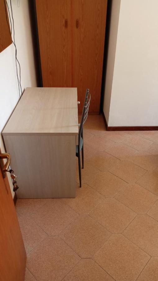 Marco - Camere Con Bagno Privato Vicino Al Centro Foligno Exteriör bild