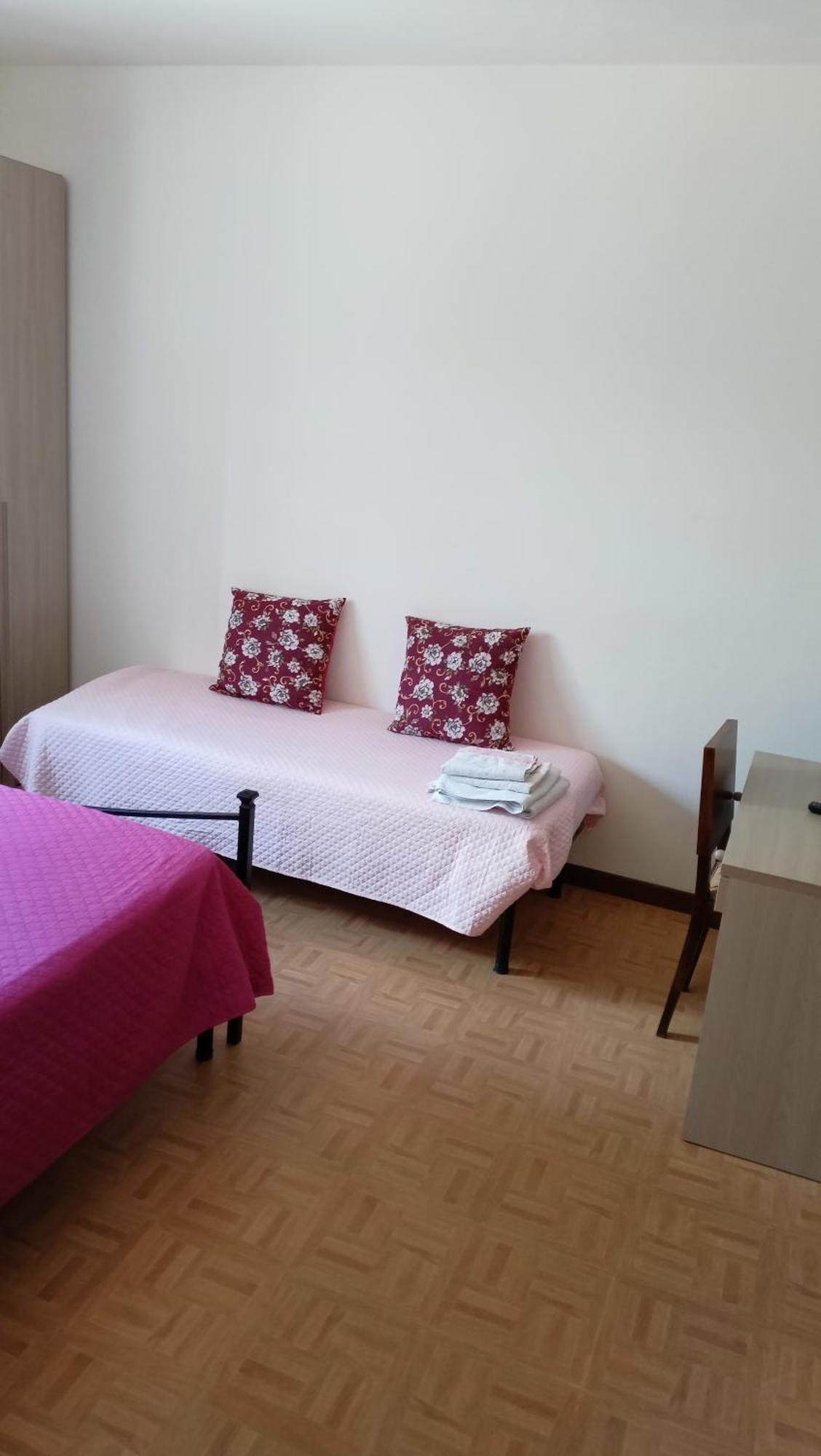 Marco - Camere Con Bagno Privato Vicino Al Centro Foligno Exteriör bild