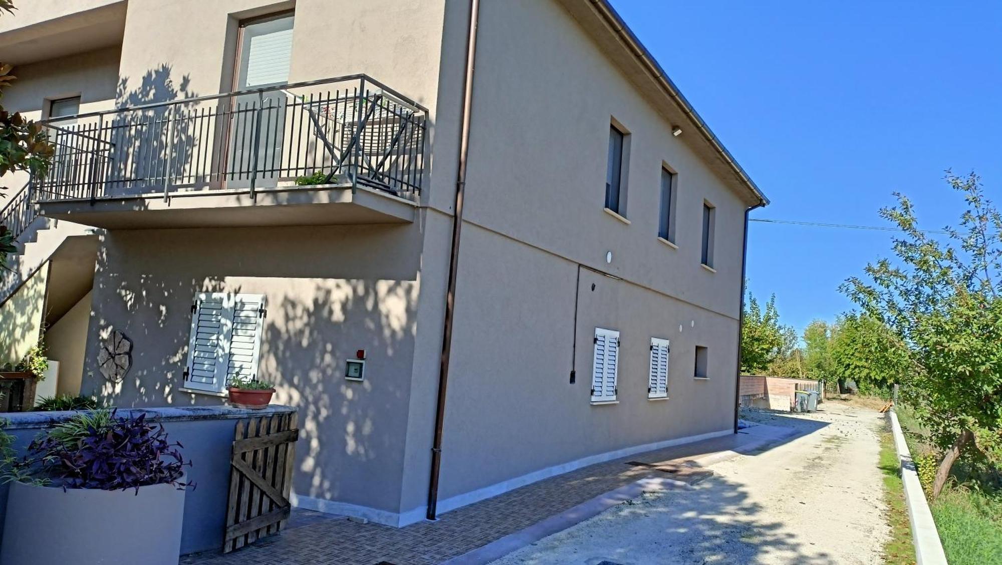 Marco - Camere Con Bagno Privato Vicino Al Centro Foligno Exteriör bild